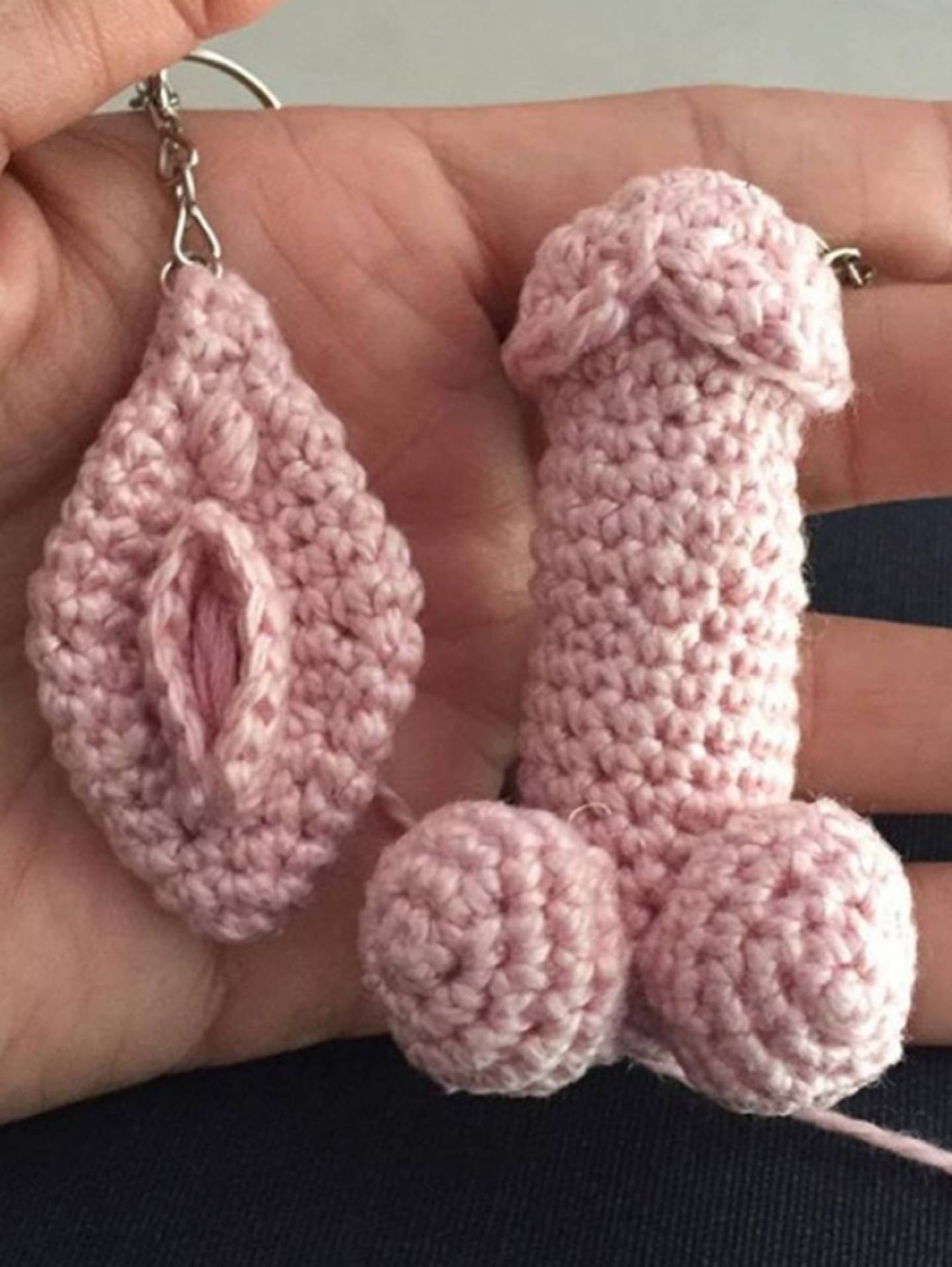 Tatá Werneck mostra as lembrancinhas de seu chá de revelação