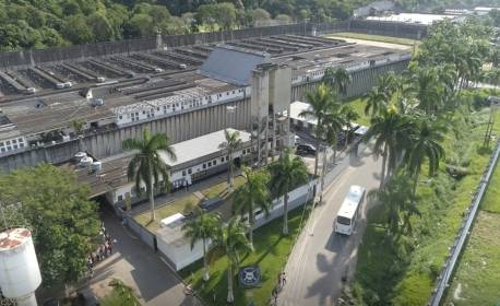 Seap encontra celular na cela de foragidos do Complexo de Gericinó, em Bangu