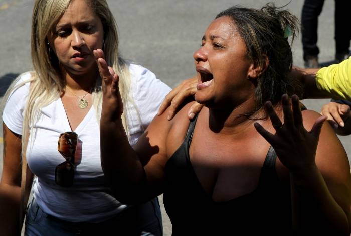 Esposa de Evaldo, Luciana se desesperou ao relatar a morte do marido, em Guadalupe, no domingo