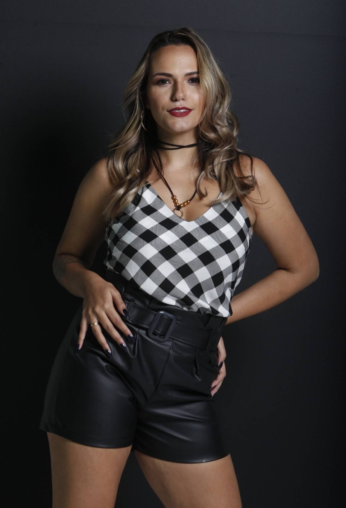 05/04/2019 - Ensaio Moda com a cantora Gabi Lima para o D Mulher. Foto de Alexandre Brum / Agencia O Dia..CAD D MODA CULTURA ARTE ENTRETENIMENTO ROUPAS CALCADOS MAQUIAGEM SESSAO DE FOTOS