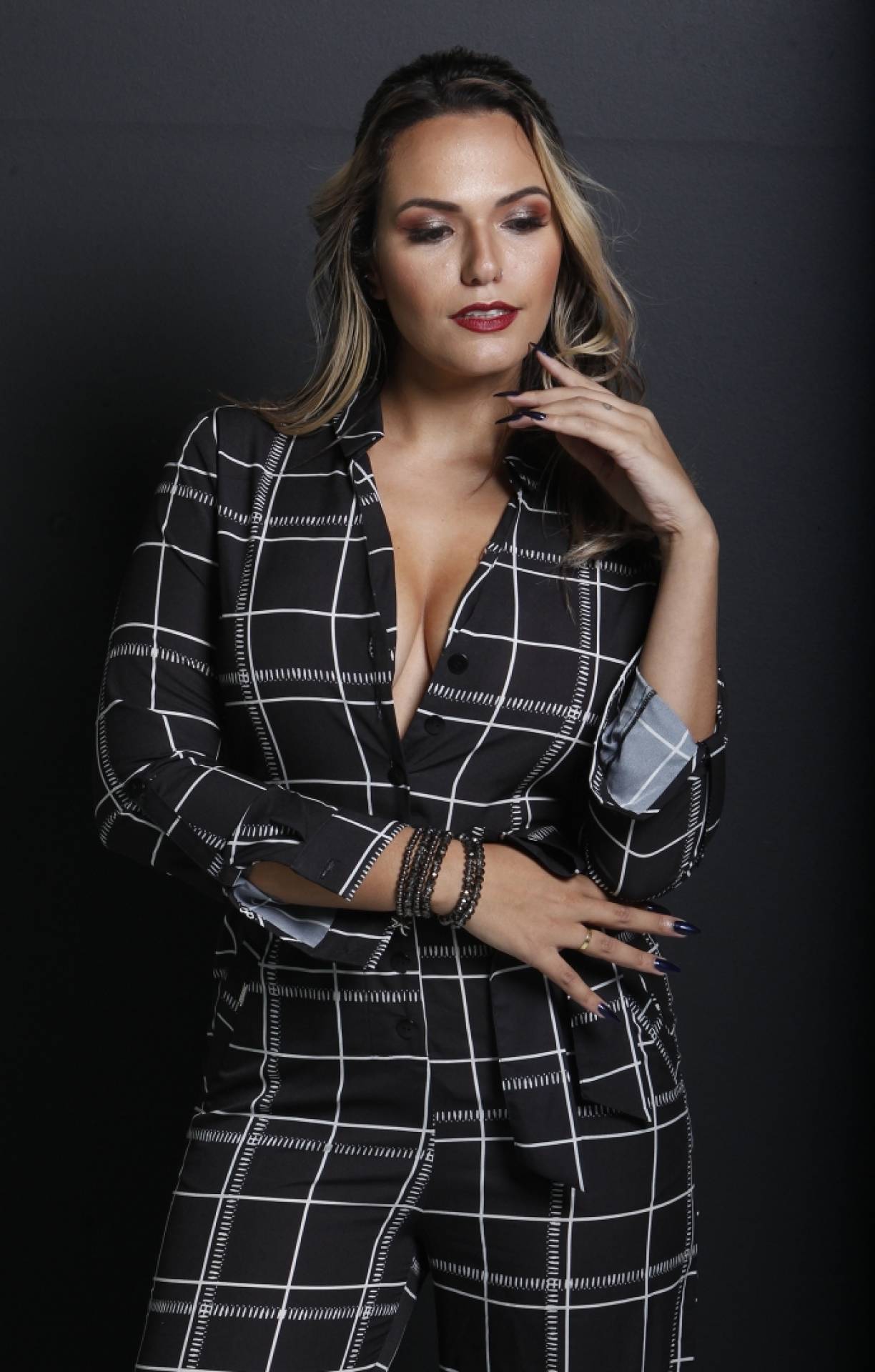 05/04/2019 - Ensaio Moda com a cantora Gabi Lima para o D Mulher. Foto de Alexandre Brum / Agencia O Dia..CAD D MODA CULTURA ARTE ENTRETENIMENTO ROUPAS CALCADOS MAQUIAGEM SESSAO DE FOTOS