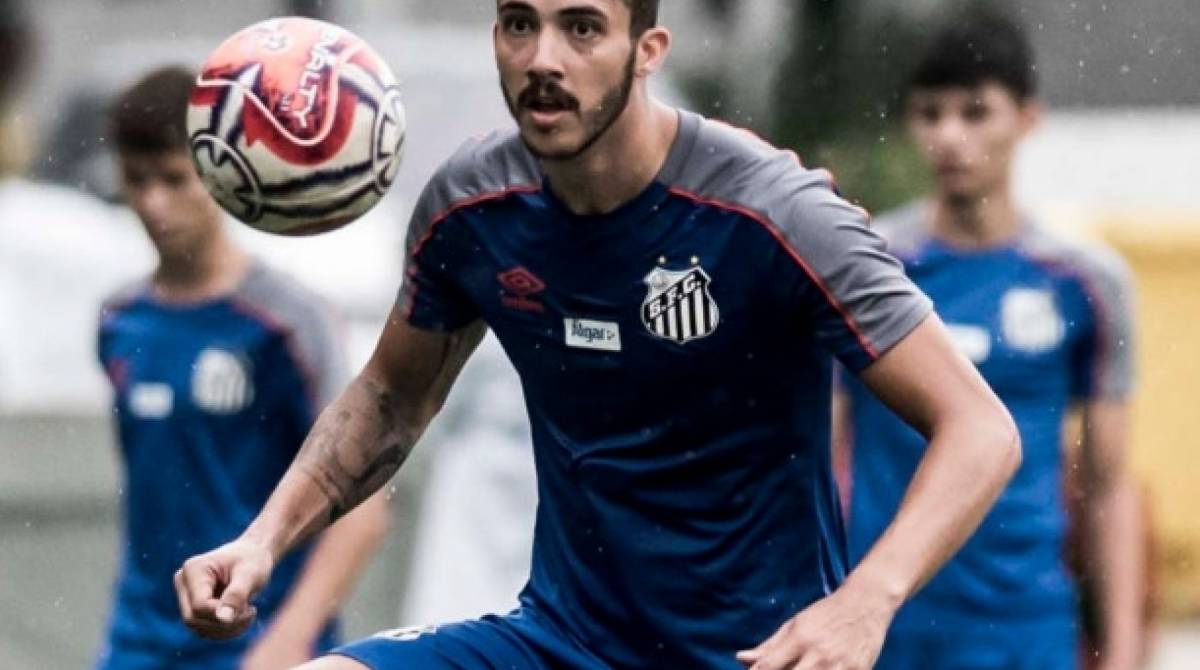 O zagueiro Gustavo Henrique está 'hipnotizado' pelo Flamengo - Ivan Storti/Santos