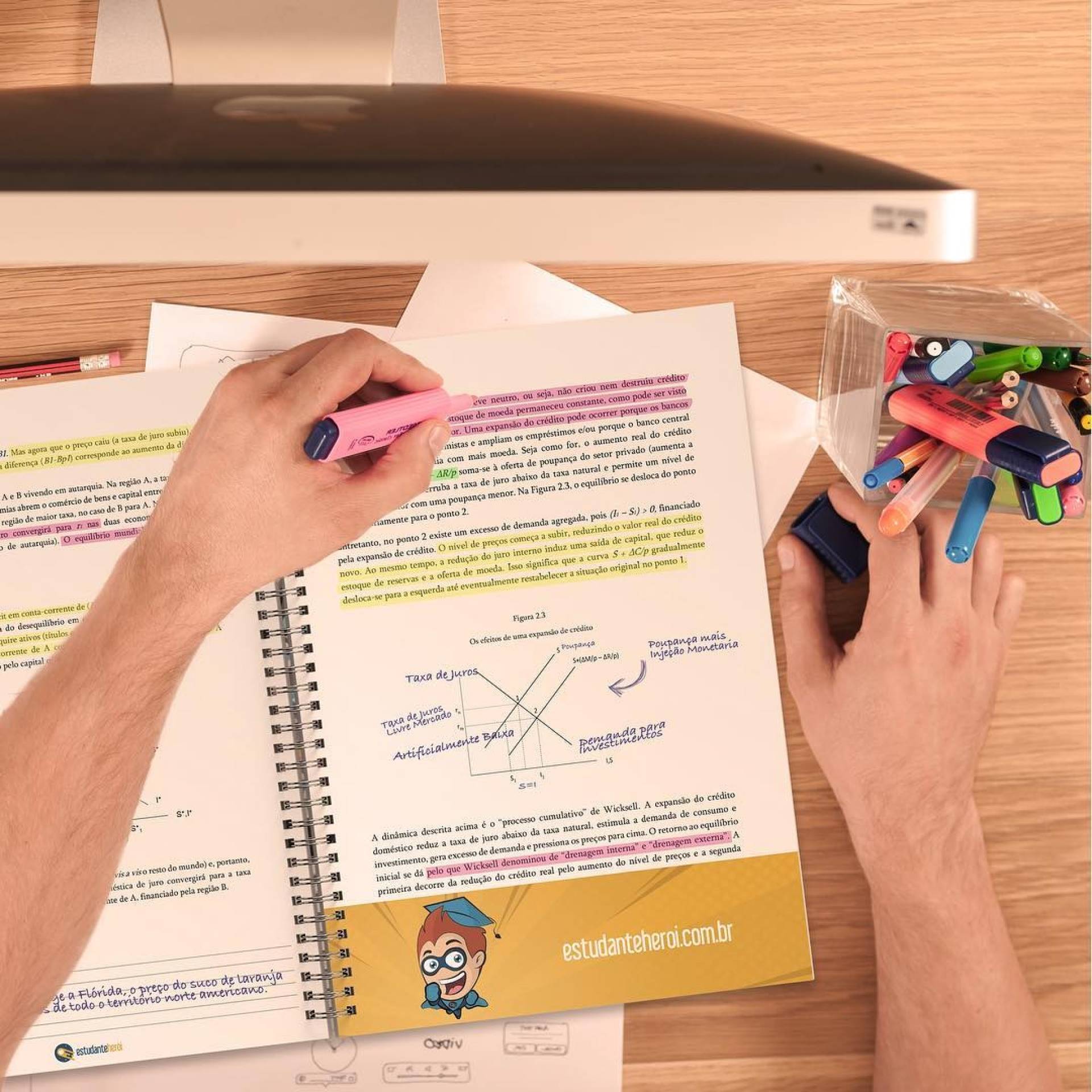 Startup dá uma força na graduação e entrega em casa, sem custo para o aluno,
fotocópias de material de estudo. 