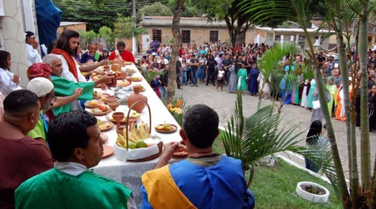 Paixão de Cristo encenada no distrito de Rialto, em Barra Mansa