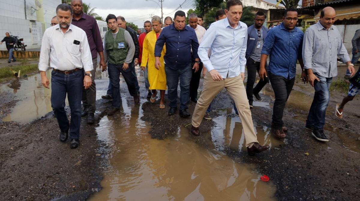 O prefeito culpou o aquecimento global pelo temporal no Rio