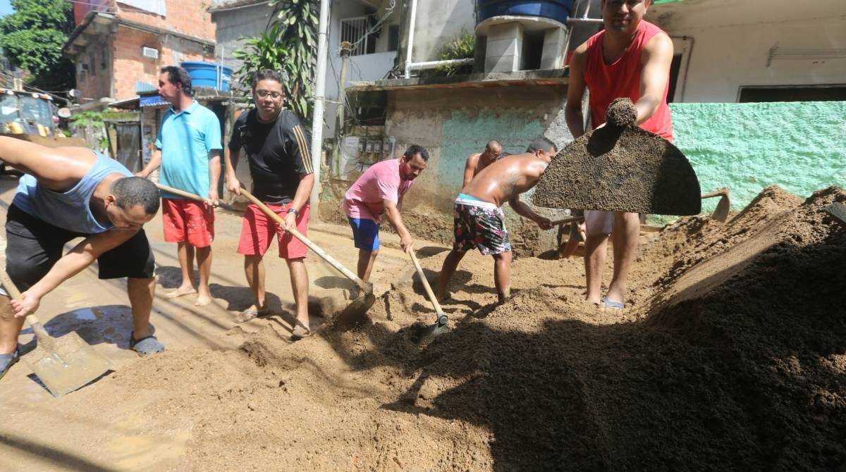 Rio de Janeiro - 11.04.19 - Três dias após o temporal que causou destruição em diversos locais na cidade do Rio, moradores da Tijuquinha, no Itanhangá, zona oeste,  sofrem os prejuízos em suas casas. Foto: Daniel Castelo Branco / Agência O Dia