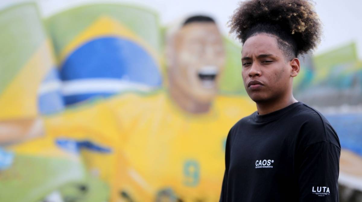 Rio de Janeiro - 11/04/2019 - Jovens que criaram uma marca de roupas com mensagens de protesto. Na foto o modelo Modelo Jac&oacute; Spinelli. Foto: Luciano Belford/Ag&ecirc;ncia O Dia