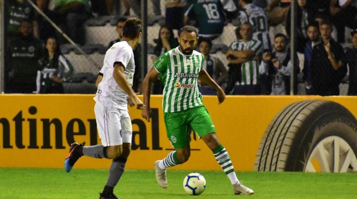 No ano passado, o Alvinegro foi eliminado pelo Juventude, clube pelo qual foi vice do torneio em 1999. O primeiro jogo foi empate em 1 a 1, j&aacute; o segundo acabou em 2 a 1 pelo Juventude.