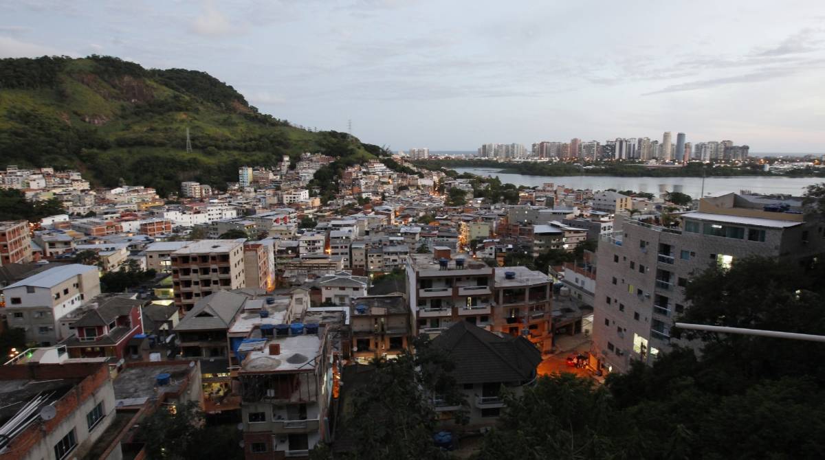 2019-04-12 - Desabamento de dois predios de seis andares na manha desta sexta-feira na favela da Muzema, no Itanhanga, Zona Oeste do Rio. Na imagem, vista panoramica do local. Foto de Alexandre Brum / Agencia O Dia