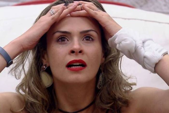 Ana Paula Renault bebeu demais e deu dois tapas em Renan - Reprodução / TV Globo