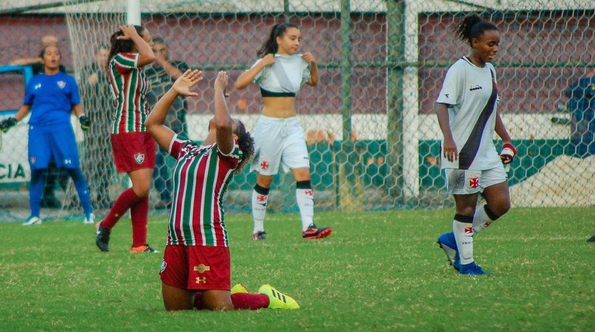 Brasileiro Feminino: Corinthians bate Cresspom em jogo 100 de