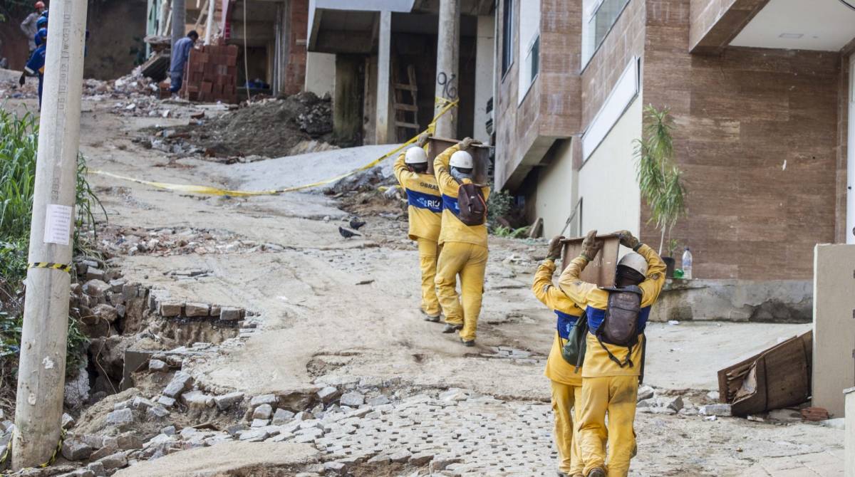 Rio de Janeiro, 13 de abril, Muzema. Desabamento em Muzema. Foto Marcio Mercante / Agencia O Dia.