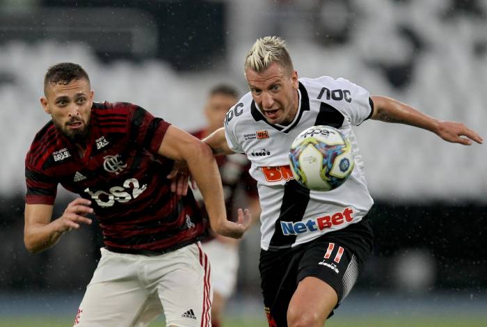 Flamengo venceu o Vasco por 2 a 0 na primeira partida da final