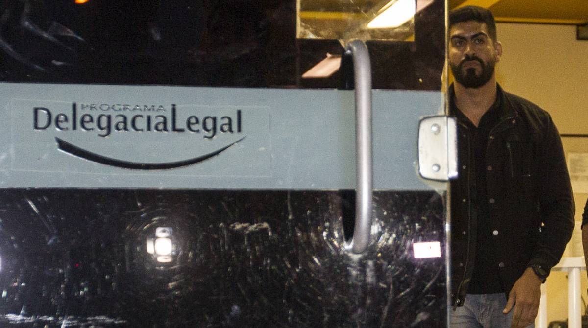 Rio de Janeiro, 16 de abril, Barra. Marcelo Diniz presidente assossicao de moradores de Muzema depondo na 16 DP. Foto Marcio Mercante / Agencia O Dia.