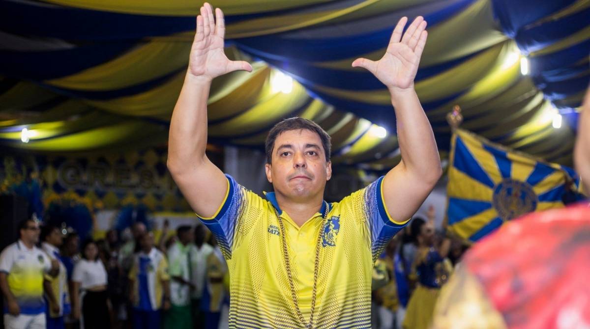 Oficinas de percussão: há aulas de tamborim, caixa, repique, chocalho, cuíca, surdo de marcação e agogô