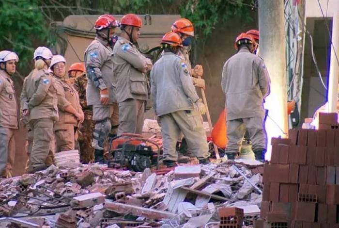 Bombeiros seguem no quinto dia seguido de buscas