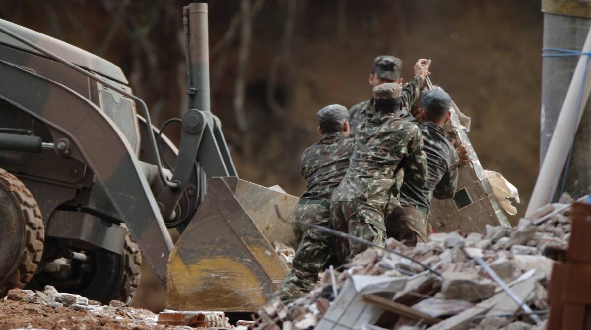 Rio de Janeiro - RJ - 17/04/2019 - Desabamento - Buscas por vitimas entram pelo sexto dia na comunidade da Muzema, zona oeste do Rio - Foto Reginaldo Pimenta / Agencia O Dia