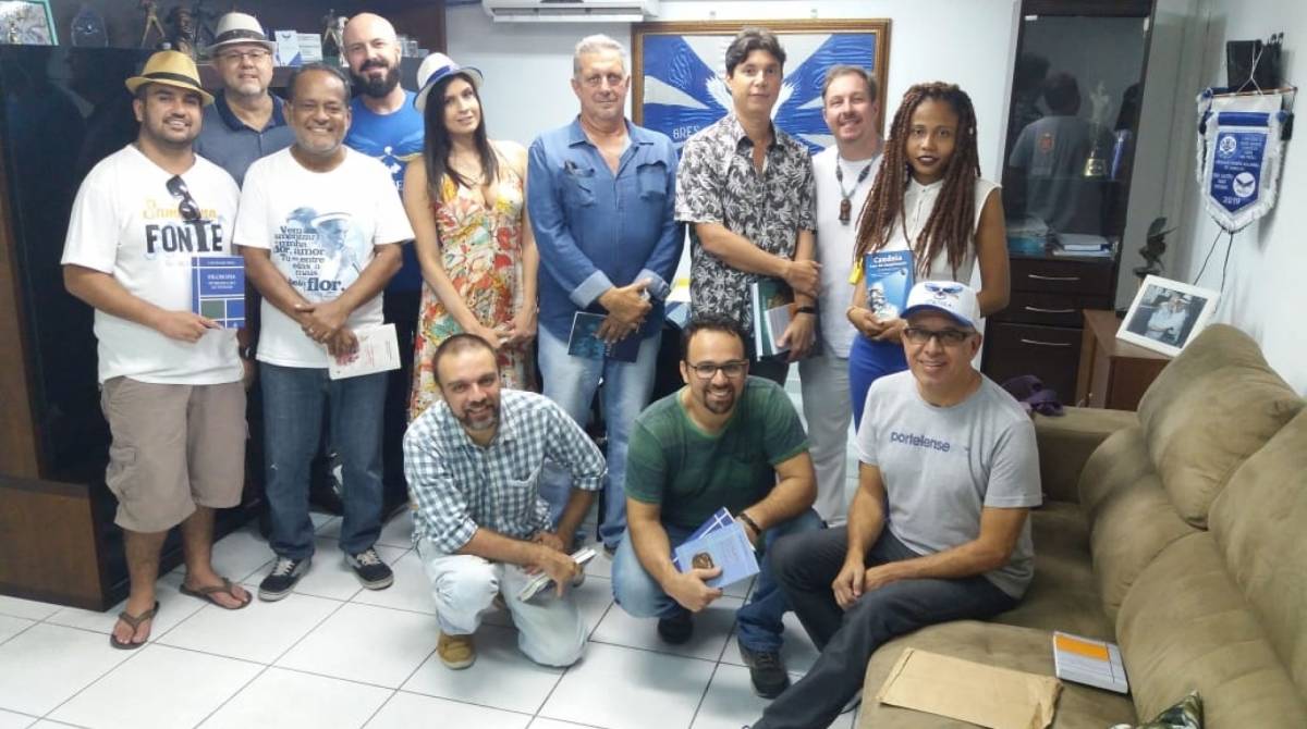 Participantes da Festa Literária da Portela