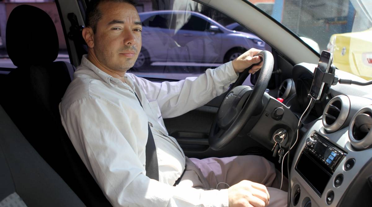 Rio de Janeiro - 18/04/2019 - O BRS da Teodoro da Silva, na Tijuca, ocupa duas das 4 faixas de rolamento. Ou seja, são duas para onibus e duas para o transito em geral. Está em estudo reduzir o brs para uma faixa e liberar as demais para os outros veículos. Autor da proposta diz que o transito fora do BRS fica muito engarrafado (tentar fazer essa situacao). Também é avaliada a possibilidade de permitir o estacionamento no lado esquerdo a partir das 11h. Foto: Luciano Belford/Agência O Dia.