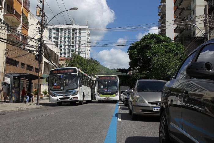 Corredor pode ser estreitado, de duas para uma faixa   