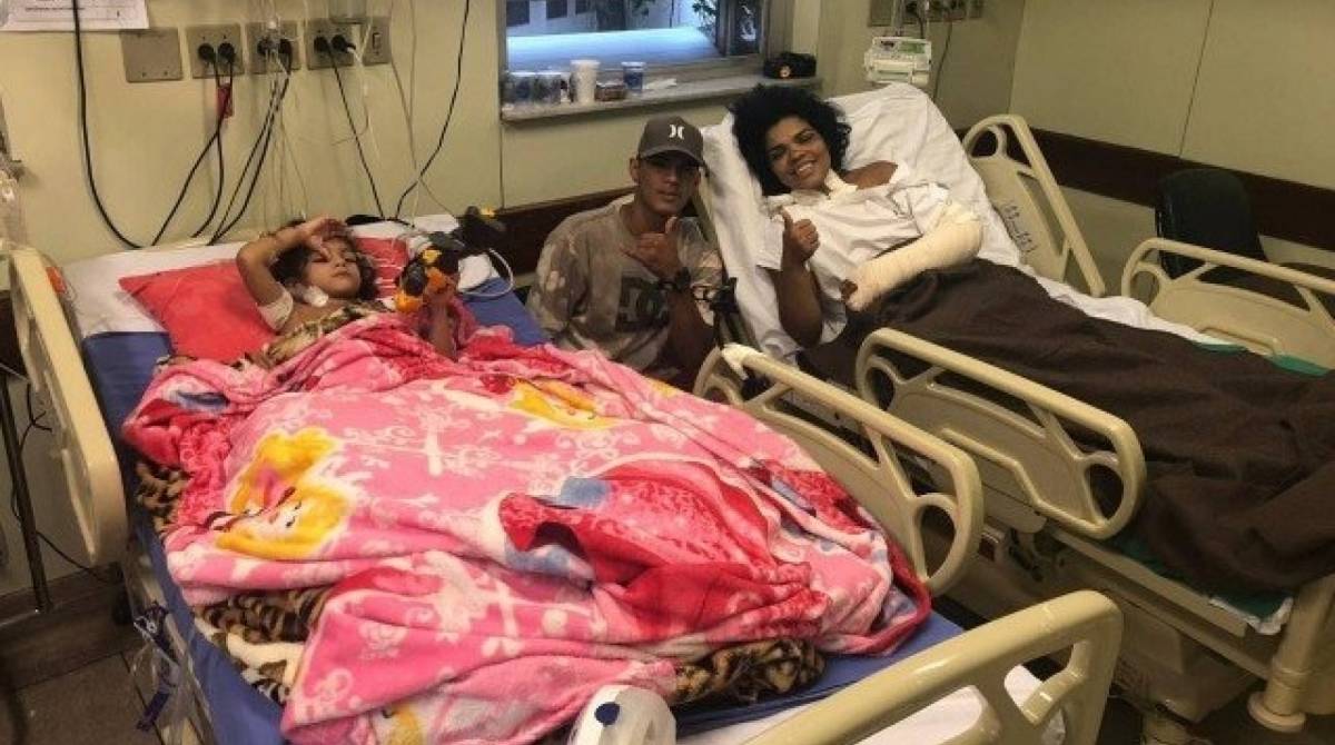 Paloma e o filho Rafael est&atilde;o lado a lado na enfermaria do Miguel Couto - Divulga&ccedil;&atilde;o / Secretaria Municipal de Sa&uacute;de