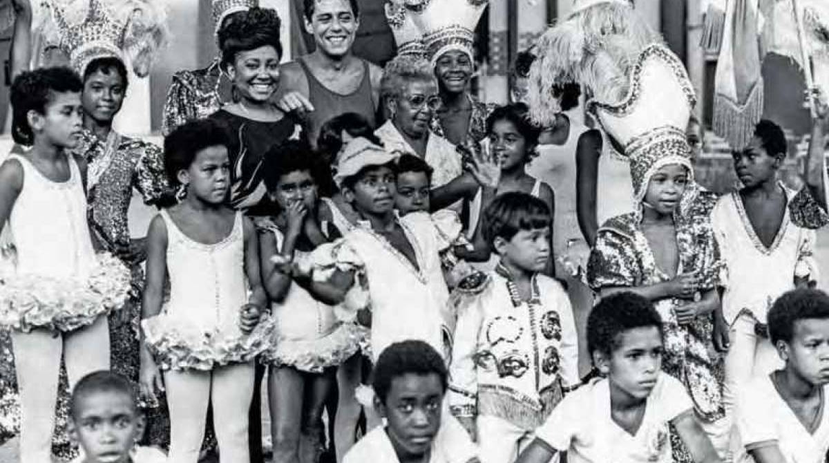 Livro \'Revela-te, Chico - Uma Fotobiografia\'