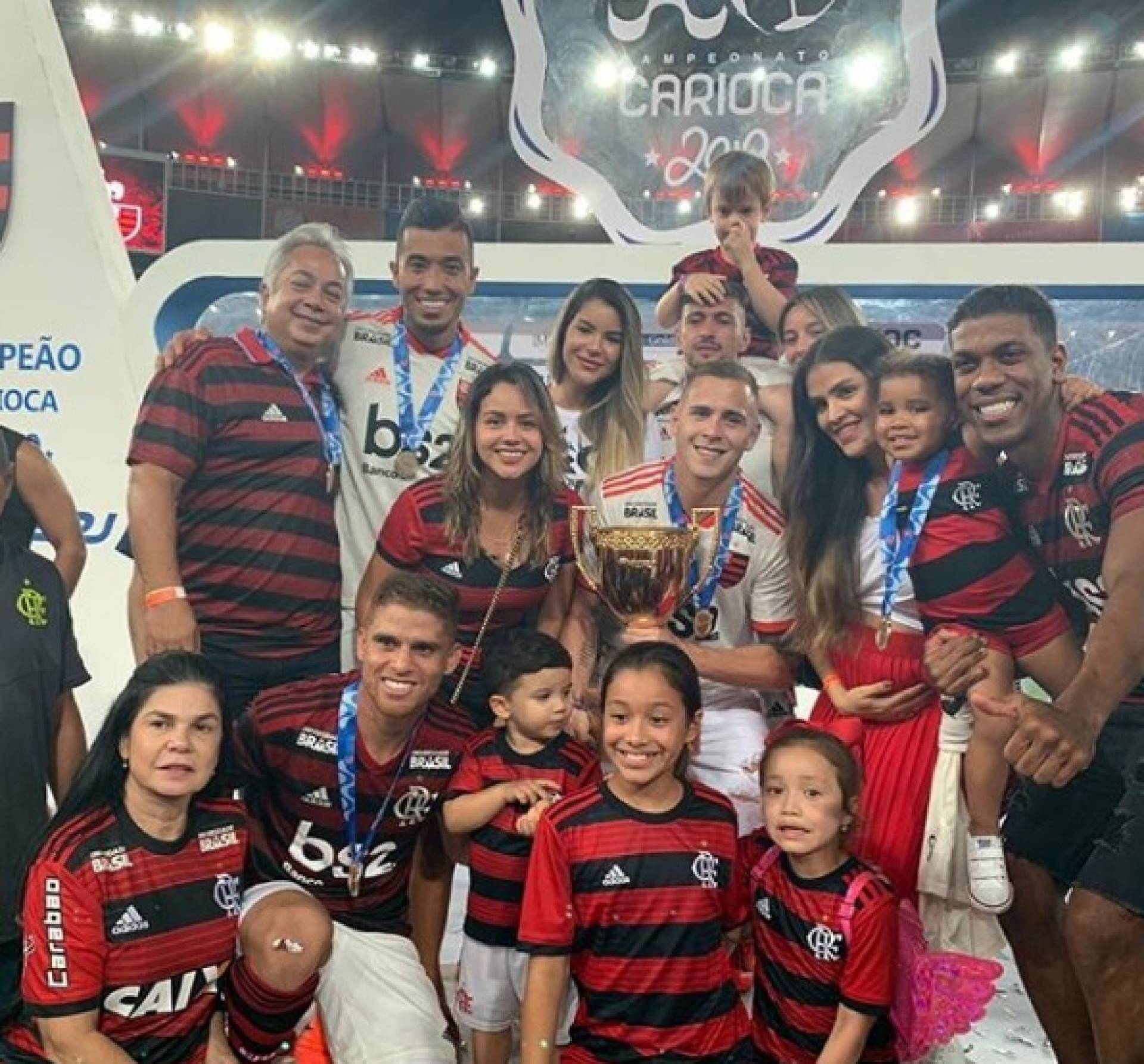 Narrador se diz encantado com futebol de jogador do Flamengo: 'É sobrenatural'