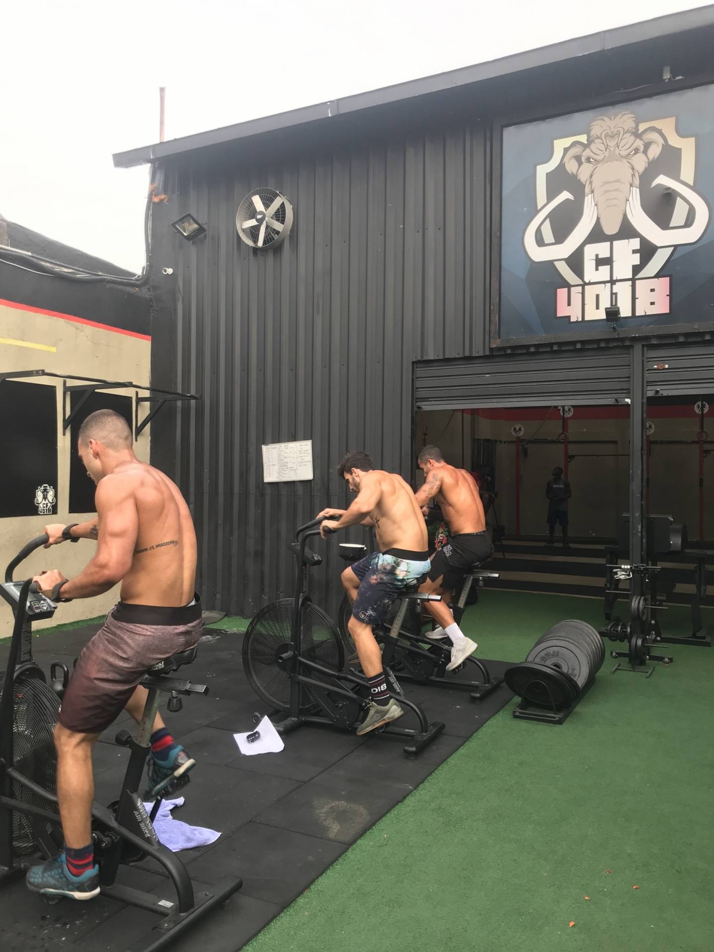 O Wod Social Games, maior campeonato social da América Latina de Crossfit de nível mundial,  acontece neste fim de semana, dias 27 e 28, sábado e domingo, a partir das 7:00 h., no Estádio Olímpico Nilton Santos (Engenhão).