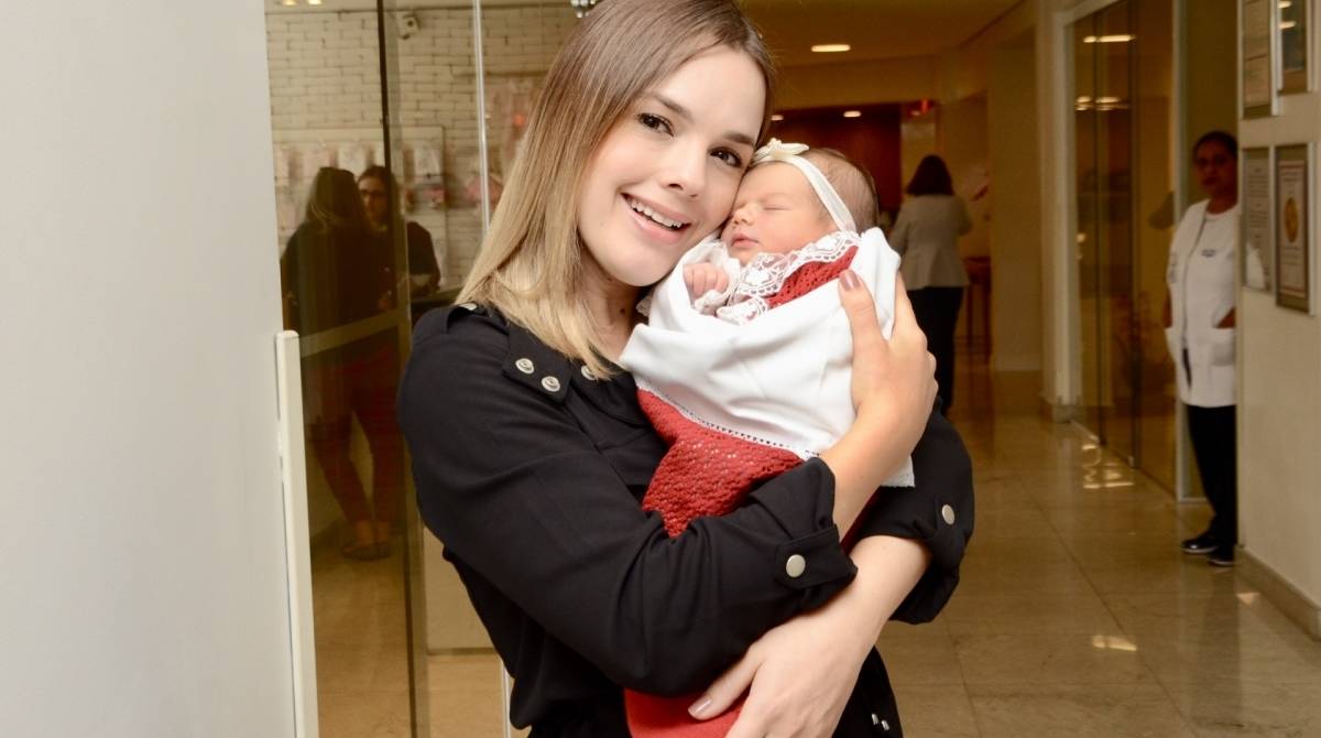 Thaeme com a filha, Liz