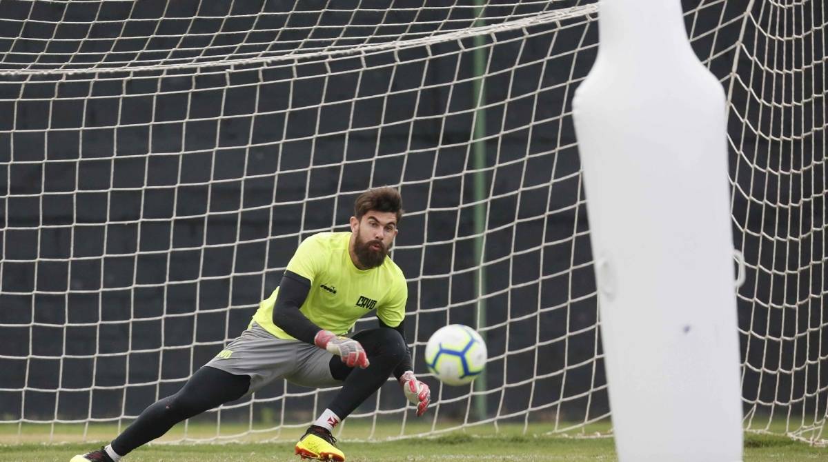 Há mais de um mês afastado, Fernando Miguel volta a ser opção no Vasco - Rafael Ribeiro / Vasco