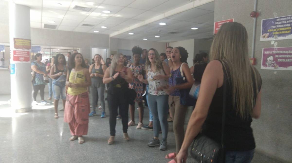 Profissionais exigem aumento de 15% nos salários