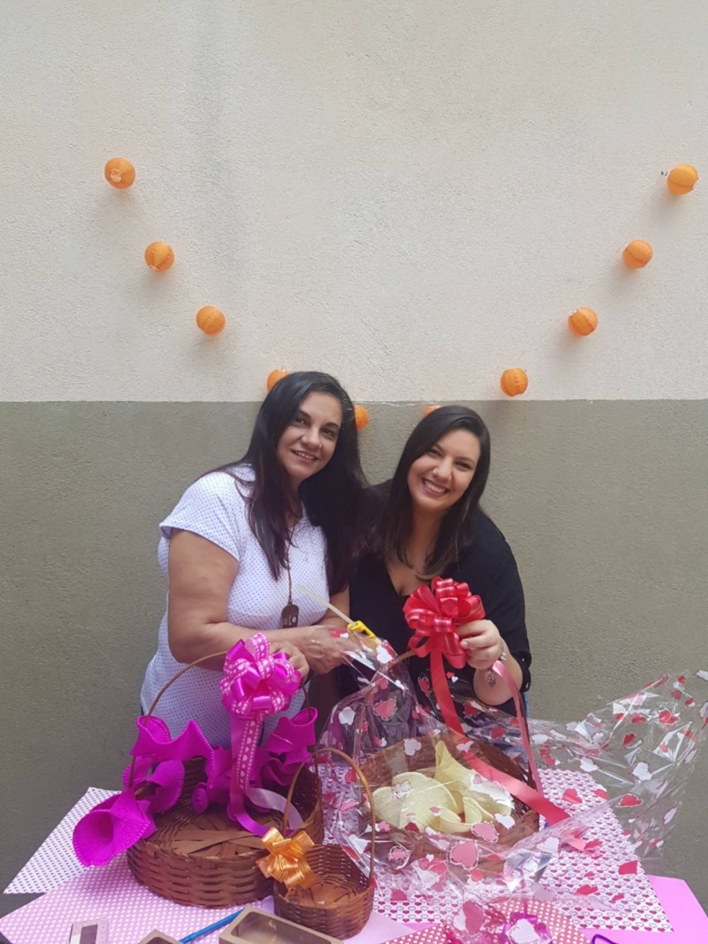 Jess Cake empresa tocada por mãe e filha na Tijuca