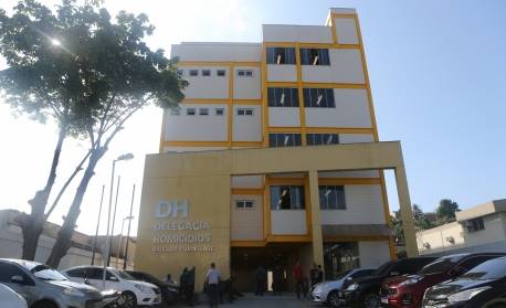 Arma de PM envolvido em confronto que matou morador no Corte 8 passa por perícia