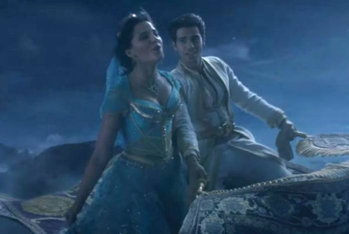 Novo teaser de 'Aladdin' destaca passeio romântico no tapete voador