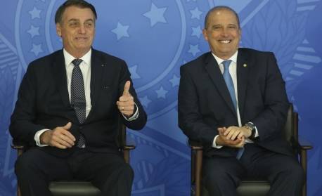 Bolsonaro oficializa recriação do Ministério do Trabalho e Previdência 