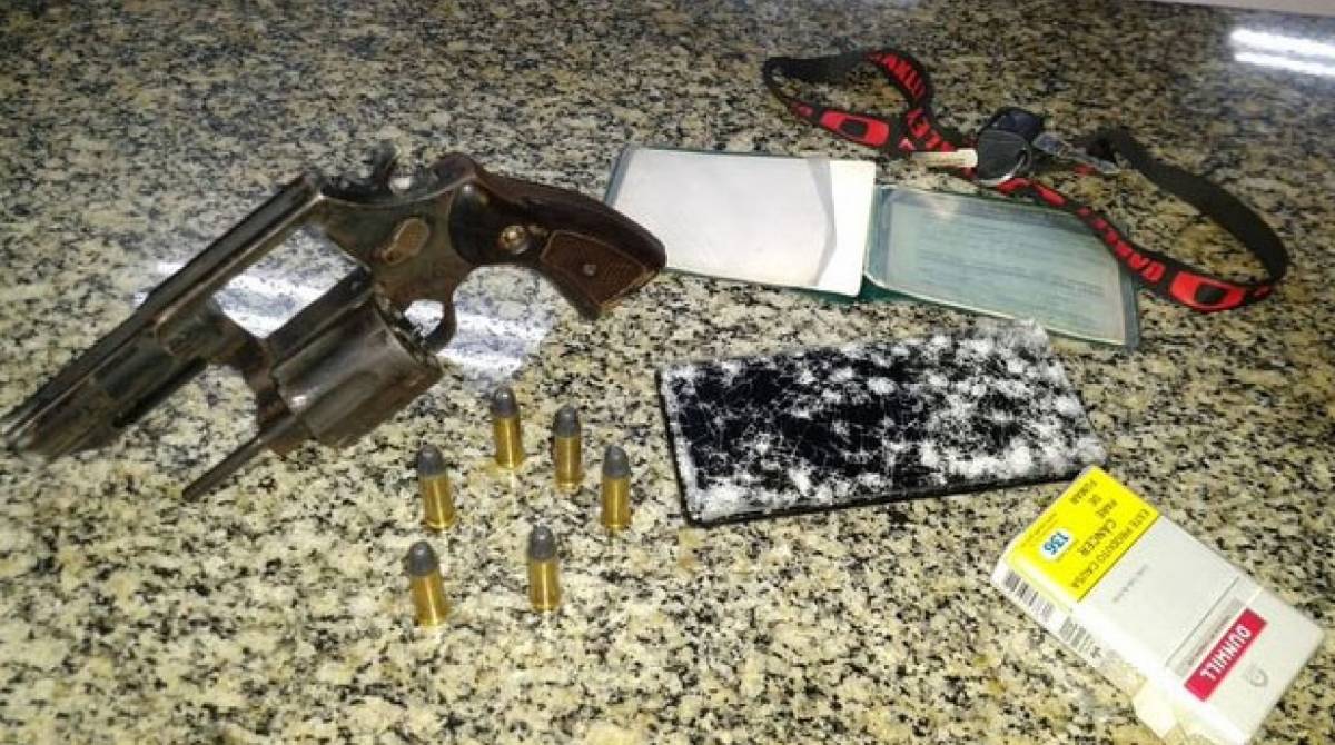 Material apreendido com os bandidos
