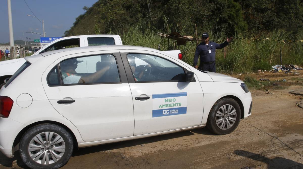 Rio de Janeiro - RJ  - 2604/2019 - geral - Tentativa de furto de combustivel em duto da Transpetro causa vazamento de gasolina, e entoxica moradores, em Caxias, na baixada fluminese - foto: Reginaldo Pimenta / Agencia O Dia