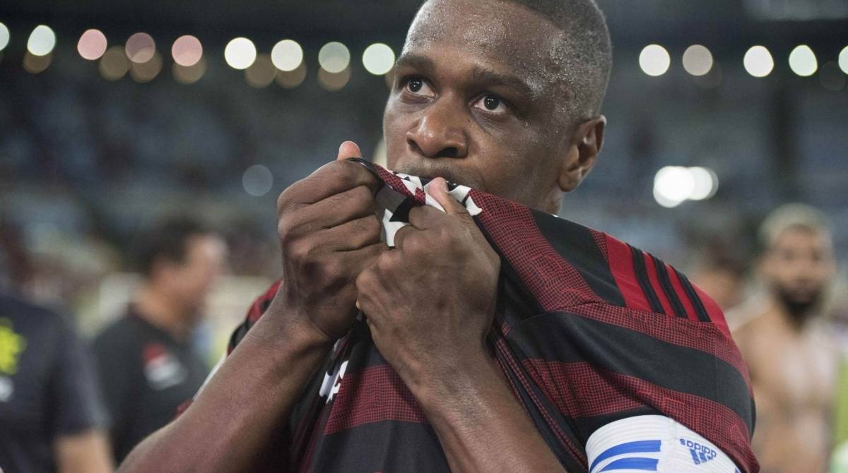 Zagueiro Juan se despediu do futebol no jogo Flamengo x Cruzeiro