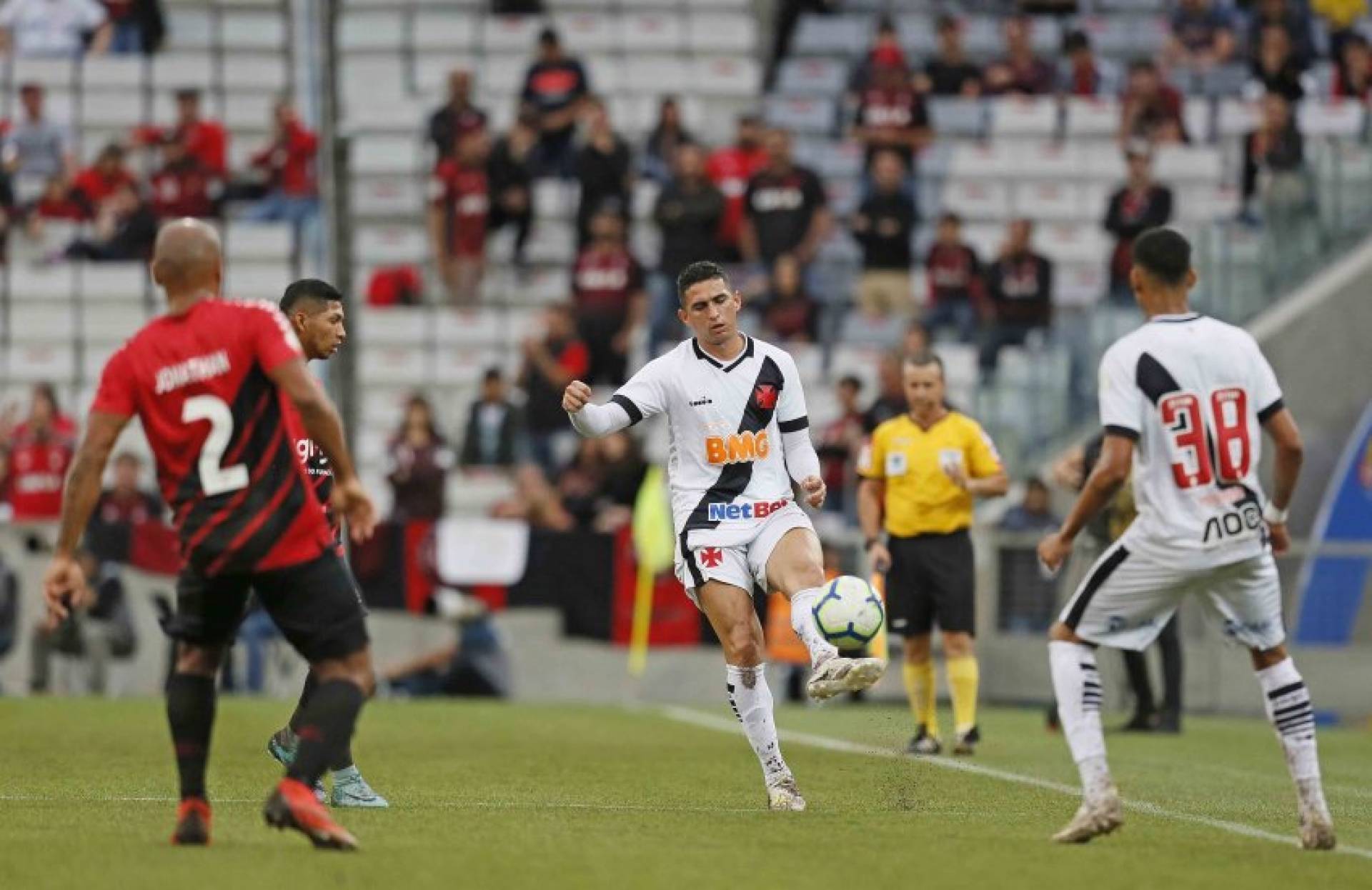 Vasco é Atropelado Pelo Athletico-PR E Faz Péssima Estreia No ...