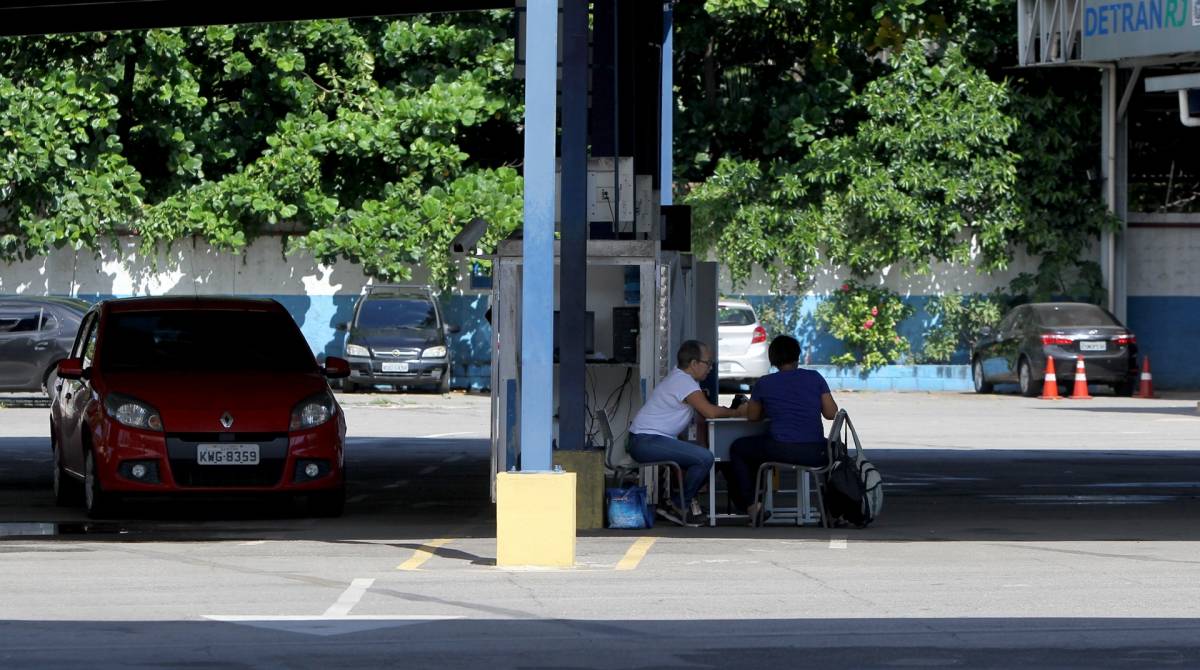 Rio de Janeiro 29/04/2019 - Posto de Vistoria do DENTRAN da Avenida Franscisco Bicalho sem atentimento nesta manhã de segunda deira devido a falta de luz. Foto: Luciano Belford/Agência O Dia