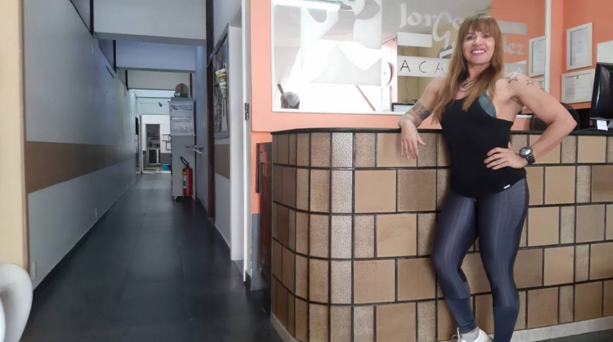 Diva Gonzalez mantém academia na Ilha do Governador e tenta vencer dificuldades financeiras para manter empresa ativa 