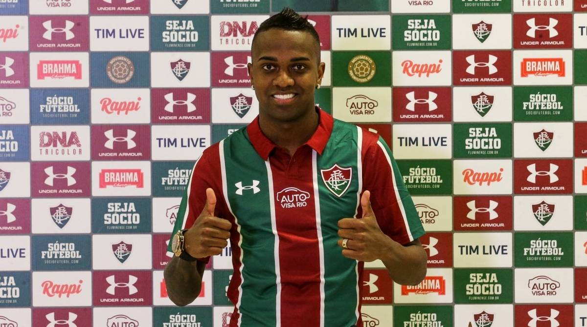 Kelvin apresentado no Fluminense