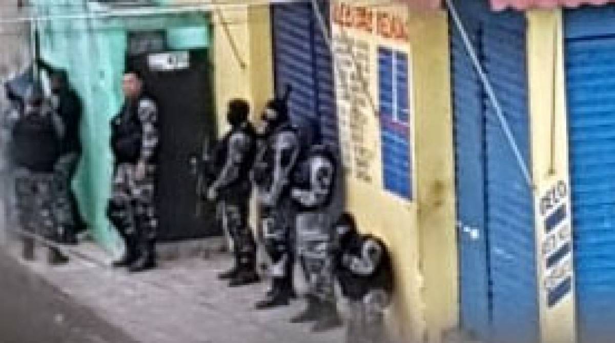 Ação conta com agentes do COE