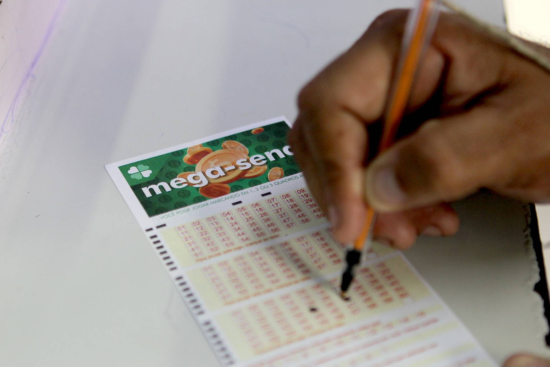 Mega-Sena acumula e prêmio principal vai para R$ 8 milhões