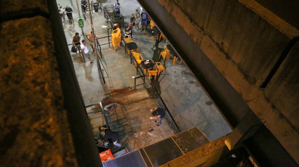 O policial Lucas Porto caiu de uma altura de cerca de 15 metros depois de se chocar com sua moto contra a mureta da ponte Leonel Brizola