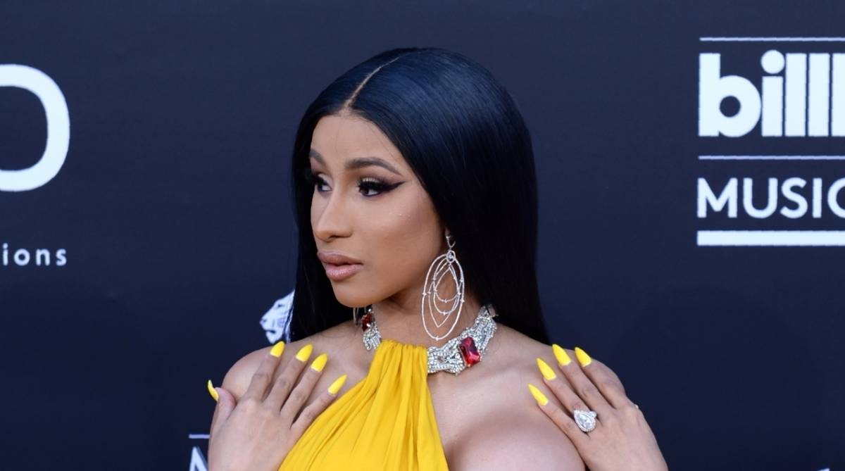 Cardi B Posta Vídeo Em Que Aparece Escutando Funk Brasileiro | Diversão ...