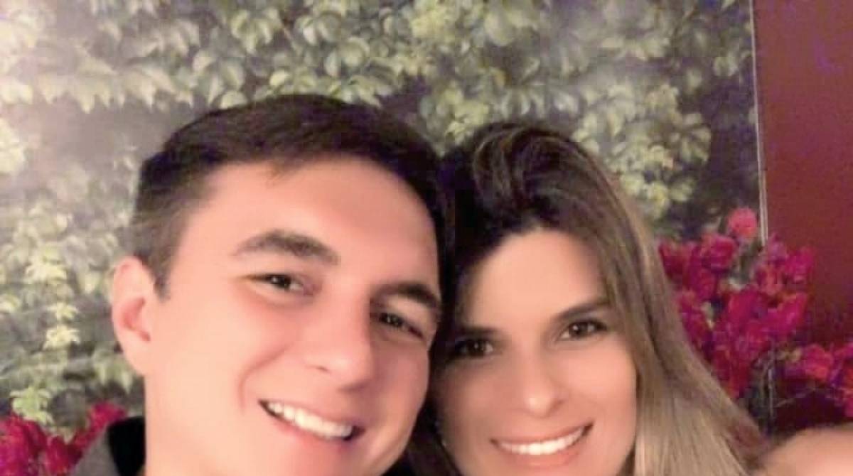 Pedro Fernandes e Heloise, chefe de gabinete de deputado amigo - reprodução facebook