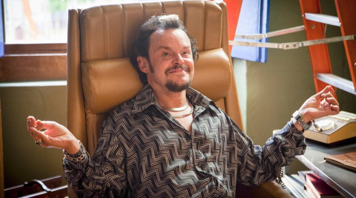 Matheus Nachtergaele vive o prefeito Olegário na série da Globo: "Vaidoso, violento e deslumbrado"