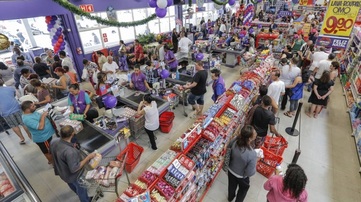 As lojas abrirão às 9h - Gustavo Ribeiro