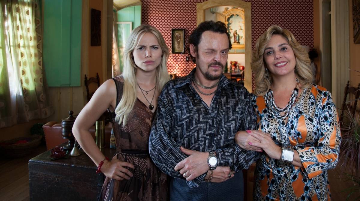 Marylin (Letícia Colin), Olegário (Matheus Nachtergaele), Socorro (Heloísa Perissé)